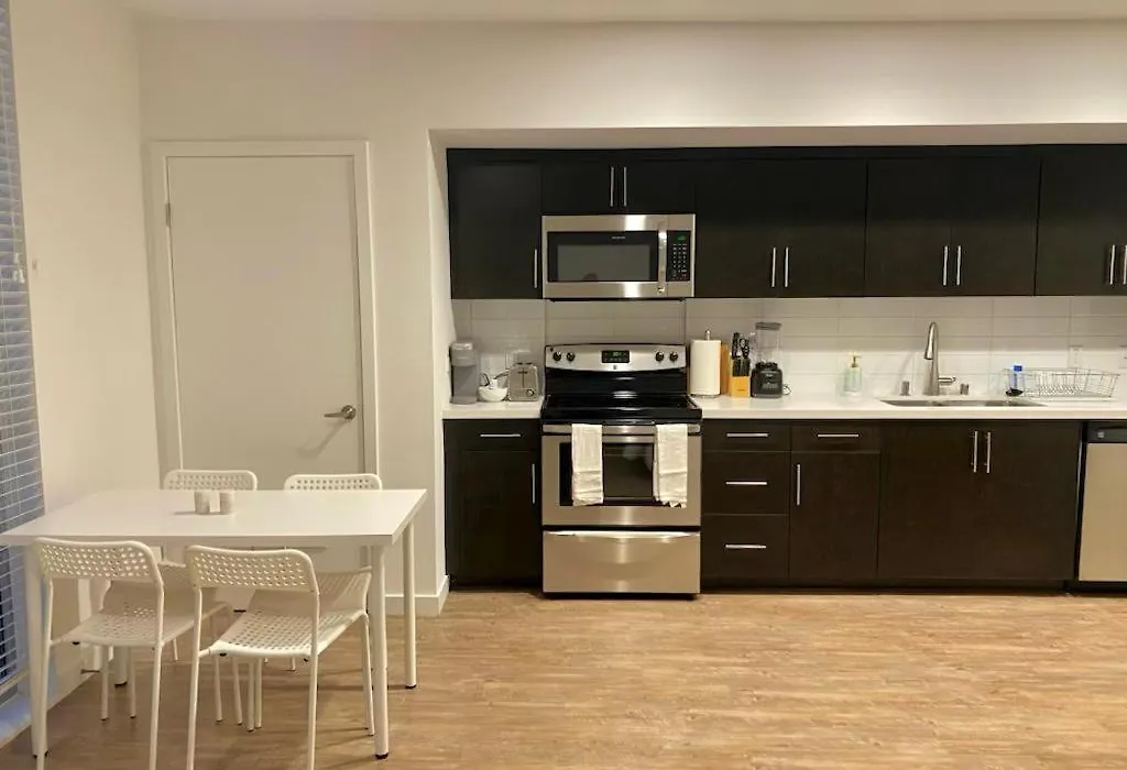 Studios Universal 10 Min Drive Free Parking And Wifi-1