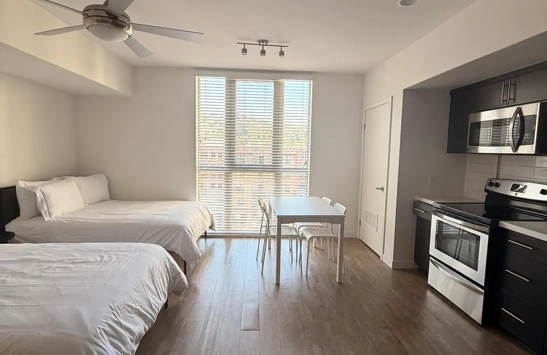 Studios Universal 10 Min Drive Free Parking And Wifi-1